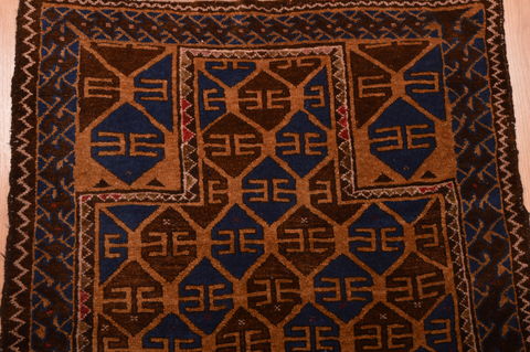 Baluch Brown Hand Knotted 28 X 45 Area Rug 100-105915 Image 9