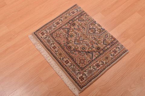 Indo-Persian Beige Square Hand Knotted 16 X 21 Area Rug 100-108993 Image 3