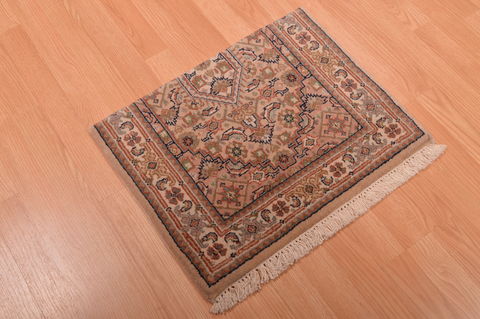 Indo-Persian Beige Square Hand Knotted 16 X 21 Area Rug 100-108993 Image 5