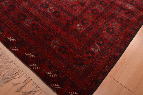 Khan Mohammadi Red Hand Knotted 98 X 128 Area Rug 100-109007 Image 10