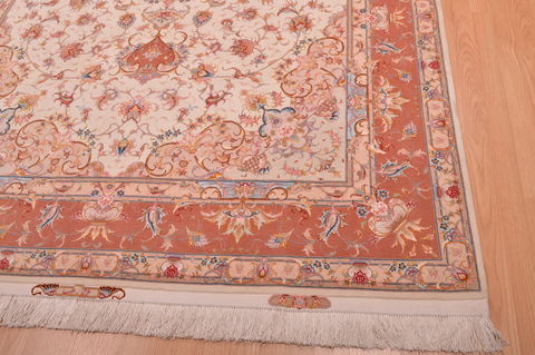 Tabriz Beige Hand Knotted 67 X 100 Area Rug 114-109048 Image 10