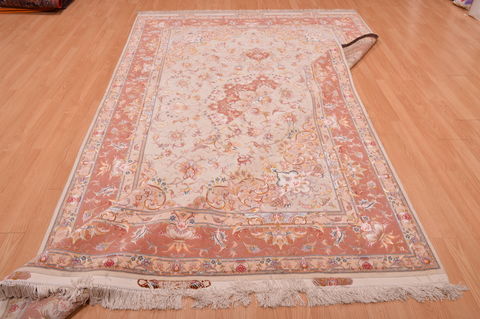 Tabriz Beige Hand Knotted 67 X 100 Area Rug 114-109048 Image 17