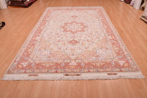 Tabriz Beige Hand Knotted 67 X 100 Area Rug 114-109048 Image 4