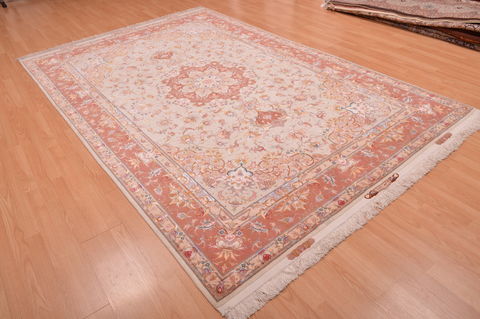 Tabriz Beige Hand Knotted 67 X 100 Area Rug 114-109048 Image 5