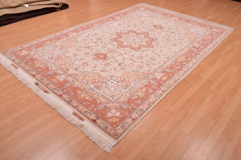 Tabriz Beige Hand Knotted 67 X 100 Area Rug 114-109048 Image 6