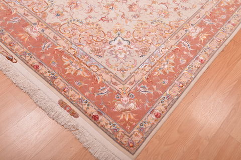 Tabriz Beige Hand Knotted 67 X 100 Area Rug 114-109048 Image 7