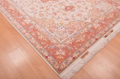 Tabriz Beige Hand Knotted 67 X 100 Area Rug 114-109048 Image 9