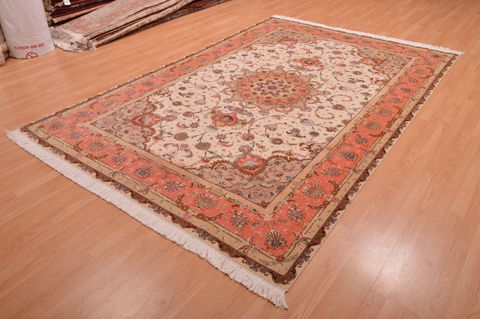 Tabriz Beige Hand Knotted 66 X 82 Area Rug 114-109049 Image 2