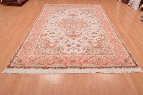 Tabriz Beige Hand Knotted 66 X 82 Area Rug 114-109049 Image 4