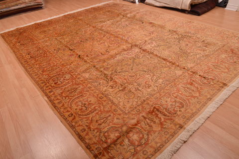Tabriz Beige Hand Knotted 95 X 124 Area Rug 100-109064 Image 3