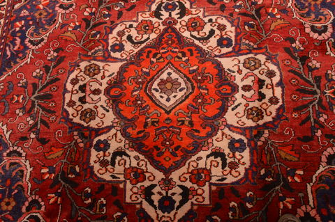 Bakhtiar Red Hand Knotted 71 X 910 Area Rug 100-109106 Image 10