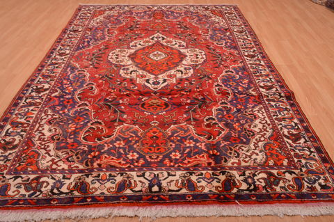 Bakhtiar Red Hand Knotted 71 X 910 Area Rug 100-109106 Image 4