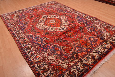 Bakhtiar Red Hand Knotted 71 X 910 Area Rug 100-109106 Image 6