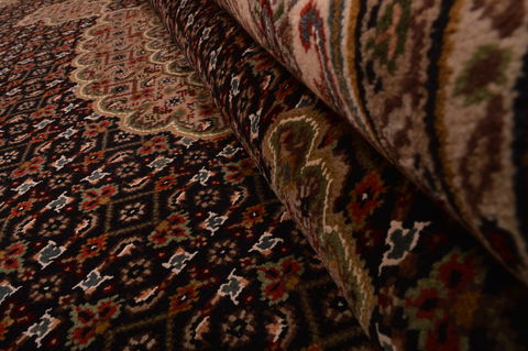 Mahi Beige Hand Knotted 51 X 63 Area Rug 100-109116 Image 9
