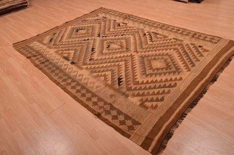 Kilim Brown Hand Knotted 64 X 89 Area Rug 100-109161 Image 3