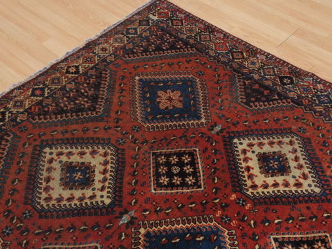 Yalameh Red Square Hand Knotted 68 X 69 Area Rug 100-109241 Image 12