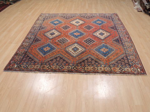 Yalameh Red Square Hand Knotted 68 X 69 Area Rug 100-109241 Image 3