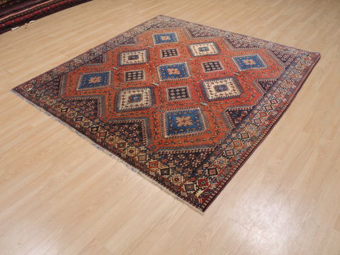 Yalameh Red Square Hand Knotted 68 X 69 Area Rug 100-109241 Image 4