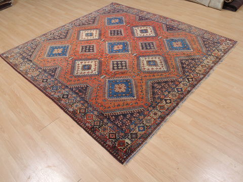 Yalameh Red Square Hand Knotted 68 X 69 Area Rug 100-109241 Image 5