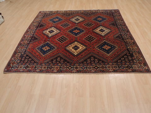 Yalameh Red Square Hand Knotted 68 X 69 Area Rug 100-109241 Image 6