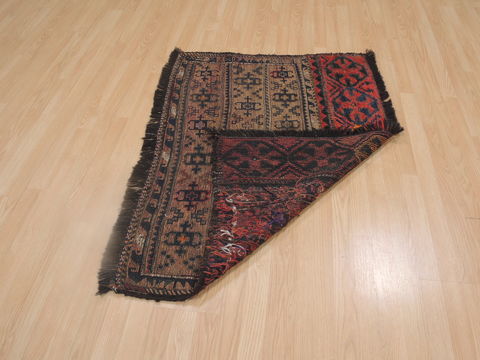 Kunduz Red Hand Knotted 31 X 41 Area Rug 100-109271 Image 5