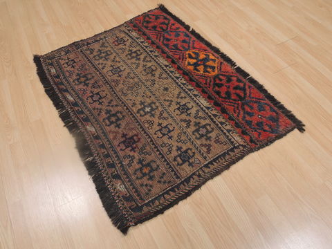 Kunduz Red Hand Knotted 31 X 41 Area Rug 100-109271 Image 8