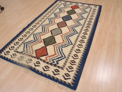 Kilim Beige Flat Woven 48 X 80 Area Rug 100-109279 Image 10