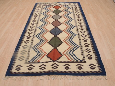 Kilim Beige Flat Woven 48 X 80 Area Rug 100-109279 Image 1