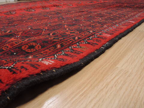 Khan Mohammadi Red Hand Knotted 84 X 110  Area Rug 100-109301 Image 12