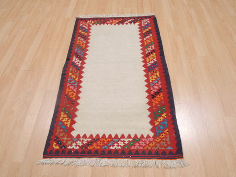 Kilim Beige Flat Woven 26 X 43 Area Rug 100-109309 Image 1