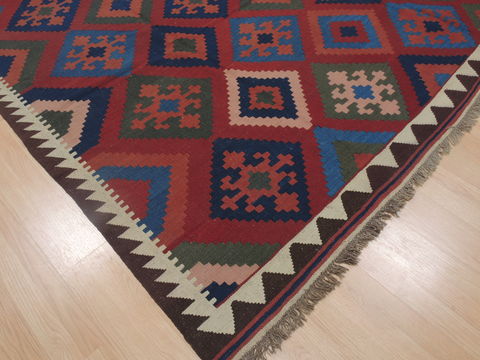 Kilim Red Flat Woven 81 X 97 Area Rug 100-109333 Image 10