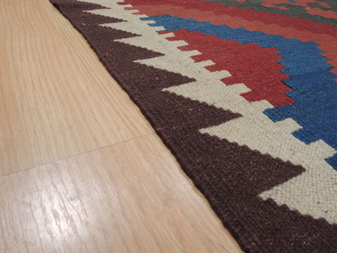 Kilim Red Flat Woven 81 X 97 Area Rug 100-109333 Image 12