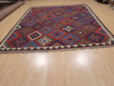 Kilim Red Flat Woven 81 X 97 Area Rug 100-109333 Image 14