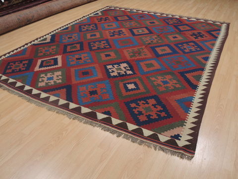 Kilim Red Flat Woven 81 X 97 Area Rug 100-109333 Image 1