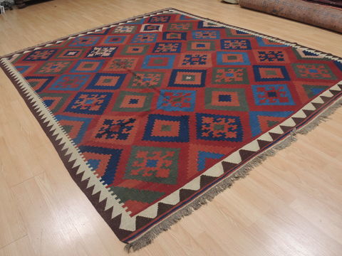 Kilim Red Flat Woven 81 X 97 Area Rug 100-109333 Image 5