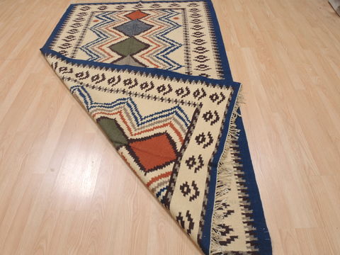 Kilim Beige Flat Woven 47 X 81 Area Rug 100-109336 Image 15