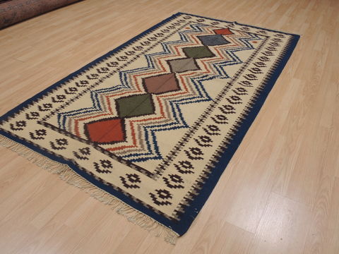 Kilim Beige Flat Woven 47 X 81 Area Rug 100-109336 Image 2