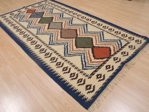 Kilim Beige Flat Woven 47 X 81 Area Rug 100-109336 Image 3