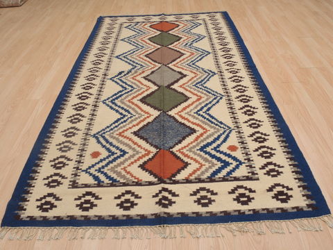Kilim Beige Flat Woven 47 X 81 Area Rug 100-109336 Image 4