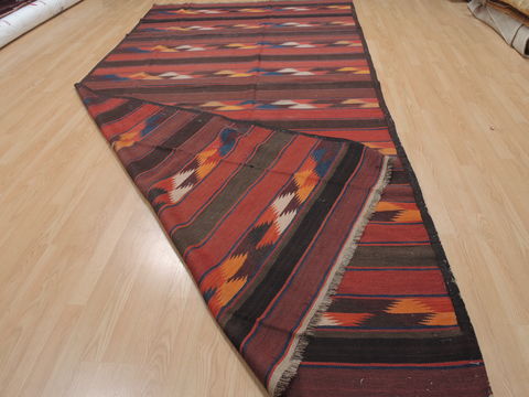Kilim Red Flat Woven 63 X 132 Area Rug 100-109342 Image 15