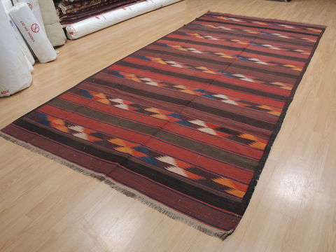 Kilim Red Flat Woven 63 X 132 Area Rug 100-109342 Image 2