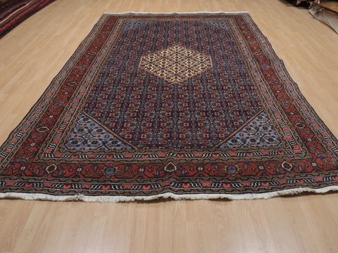 Ardebil Blue Hand Knotted 70 X 107 Area Rug 100-109362 Image 1