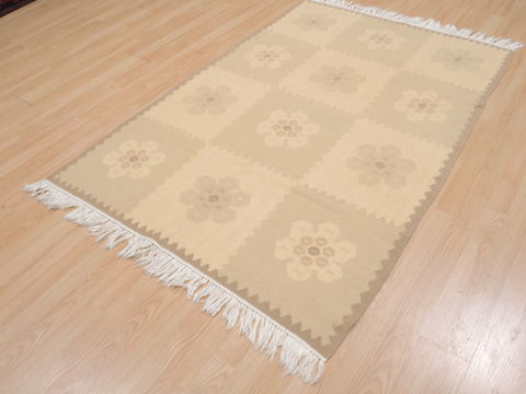 Kilim Beige Flat Woven 42 X 60 Area Rug 100-109383 Image 2