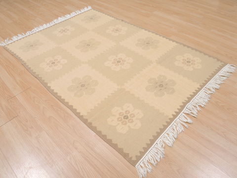 Kilim Beige Flat Woven 42 X 60 Area Rug 100-109383 Image 3