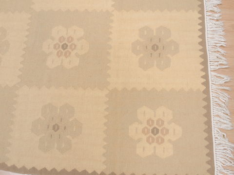Kilim Beige Flat Woven 42 X 60 Area Rug 100-109383 Image 9