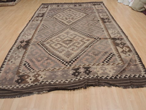 Kilim Brown Flat Woven 75 X 119 Area Rug 100-109419 Image 1
