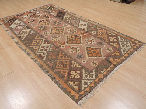Kilim Red Flat Woven 47 X 83 Area Rug 100-109440 Image 3