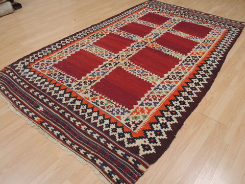 Kilim Red Hand Knotted 51 X 86 Area Rug 100-109467 Image 5