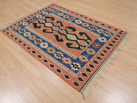 Kilim Red Flat Woven 39 X 52 Area Rug 100-109482 Image 3