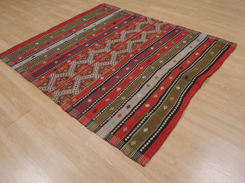 Kilim Red Flat Woven 48 X 56 Area Rug 100-109532 Image 3